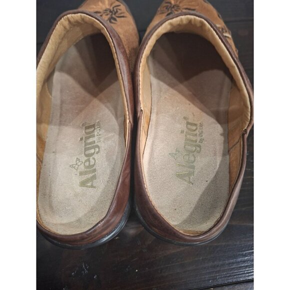 NWOB Alegria Isa Embroidered Floral Leather Fashion Mule/Sz. 38 (Euro), 7.5-8 US - Picture 8 of 9